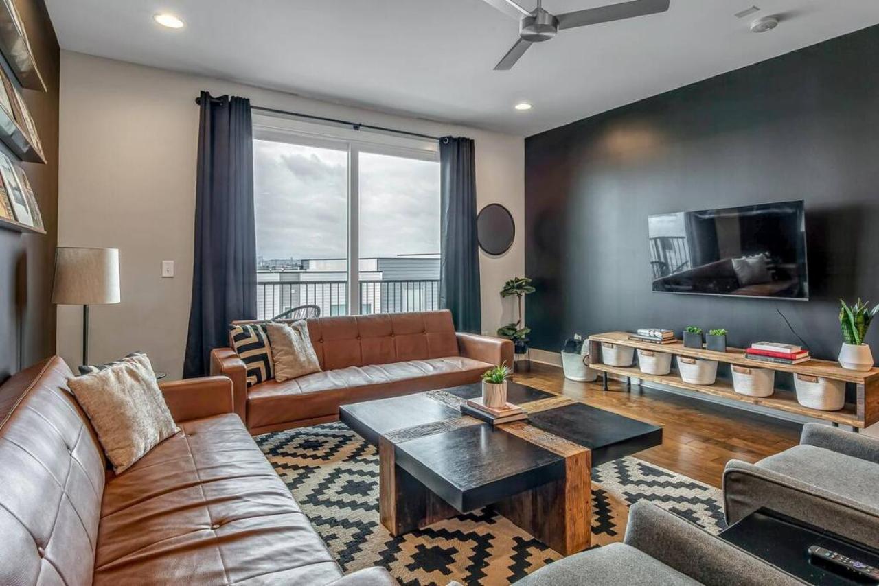 Big New And Modern With Skyline View Mural And Ping Pong Nashville Exteriör bild
