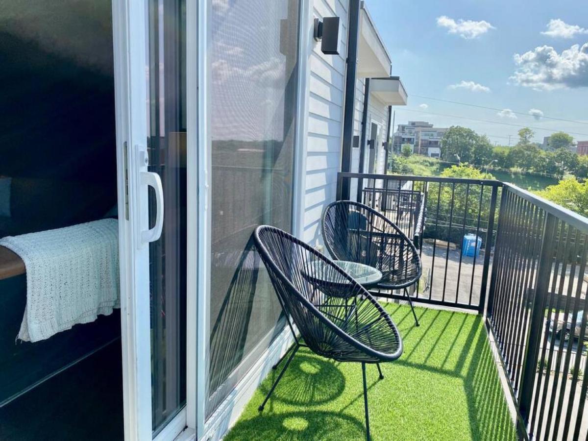 Big New And Modern With Skyline View Mural And Ping Pong Nashville Exteriör bild