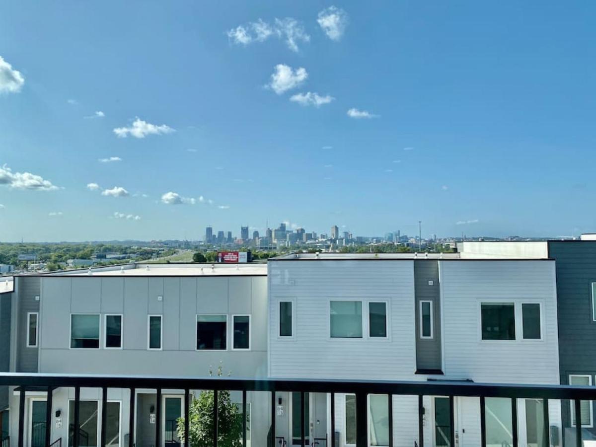 Big New And Modern With Skyline View Mural And Ping Pong Nashville Exteriör bild