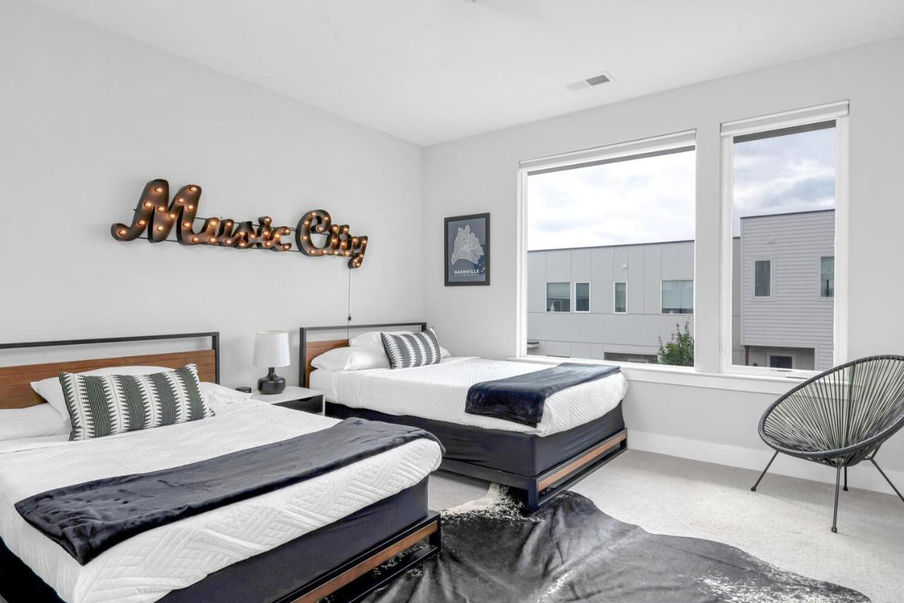 Big New And Modern With Skyline View Mural And Ping Pong Nashville Exteriör bild